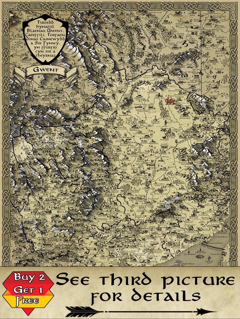 Op de afbeelding: Een gedetailleerde kaart van Gwent, met illustraties van bergen, rivieren en steden. De kaart heeft een decoratieve rand en tekst in het Welsh en Engels. De kaart heeft een vintage esthetiek, met een sepia-tint.