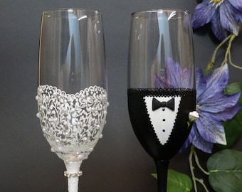 Wedding Glasses | Bride and Groom Flutes | Mr and Mrs glasses | Gift for Bride Groom| Mr and Mrs weddings  | Cake knives | Cake cutting set