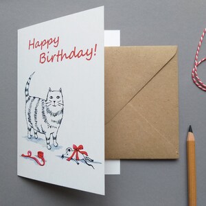 Geburtstagskarte Katze mit Geschenk, Klappkarte mit Kuvert Bild 2