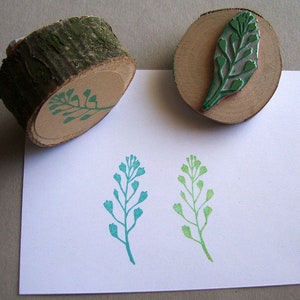 Herderstasjestempel met plantenmotief