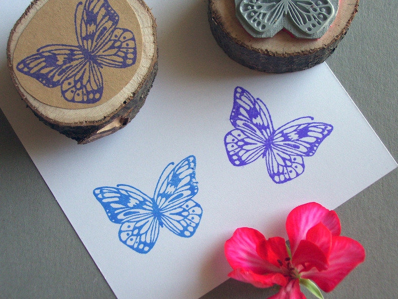 Stempel zarter Schmetterling romantischer Falter Bild 1