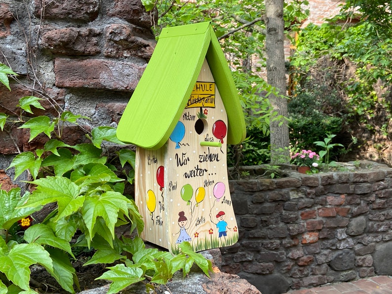Farewell gift kindergarten nesting box, bird villa personalized with children's names weatherproof colors image 3
