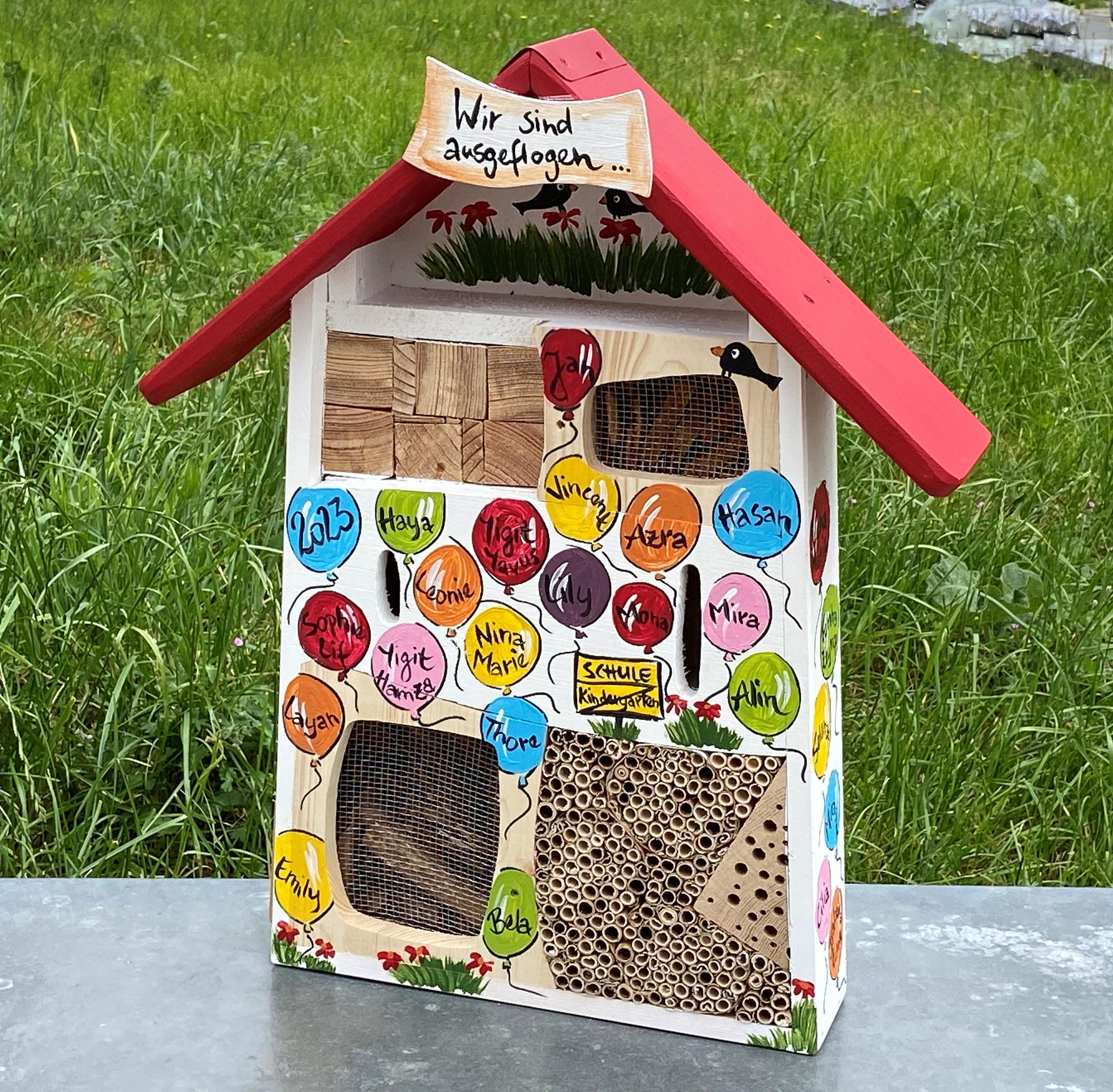 Kindergarten farewell gift | Insect hotel, bee hotel personalized with children's names and saying | weatherproof paints | hand-painted