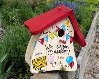 Kindergarten farewell gift with children's names and colorful painting