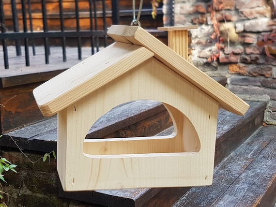 Vogelhaus Zum Aufhängen | Wetterfest Aus Massivholz | Mit 32 Mm Einflugloch & Futterstellen | Für Garten, Balkon, Terrasse