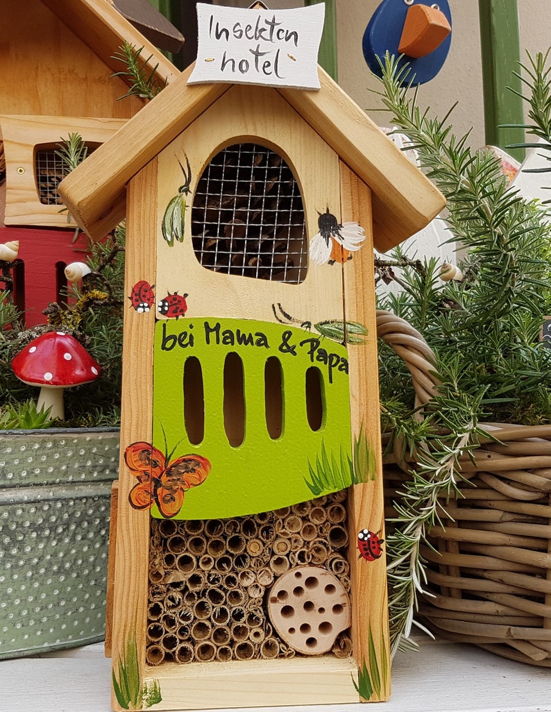 Abschiedsgeschenk Kindergarten Insektenhotel, Bienenhotel personalisiert mit Namen der Kinder wetterfeste Farben Bild 1