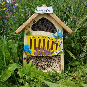 Abschiedsgeschenk Kindergarten Insektenhotel, Bienenhotel personalisiert mit Namen der Kinder wetterfeste Farben Bild 2