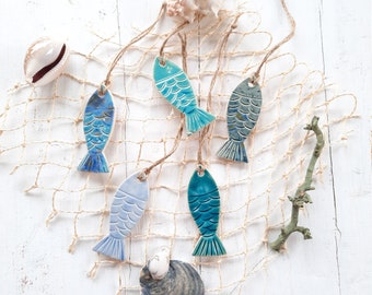Poisson, céramique, poisson en céramique, lot de 5, cintres en céramique faits à la main, motif écailles, couleurs de glaçage : bleu/turquoise, avec ruban de suspension naturel