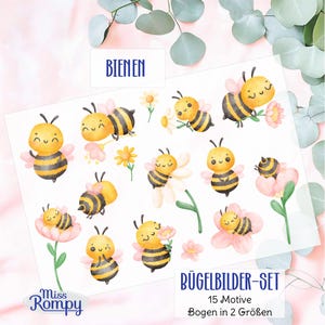 Könnte beinhalten: Ein Bogen mit Aufklebern mit Cartoon-Bienen mit gelben und schwarzen Streifen, lächelnden Gesichtern und rosa Flügeln. Einige Bienen halten Blumen. Das Blatt enthält das Wort "BIENEN" und "BÜGELBILDER-SET" mit dem Text "15 Motive Bogen in 2 Größen".