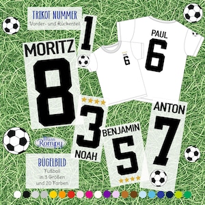 Könnte beinhalten: Ein Set aus Bügelbildern für Sporttrikots mit großen schwarzen Zahlen und Namen wie Moritz, Noah, Benjamin und Anton. Das Set enthält weiße T-Shirt-Vorlagen mit dem Namen Paul und der Nummer 6 sowie Grafiken von Fußbällen.