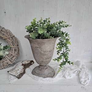 Pflanztopf Pokal grau Eisen, Pflanzkübel Metall, Übertopf grau, Pflanz Schale, Hoher Blumentopf, Blumenkübel outdoor, Landhaus Deko, Rost