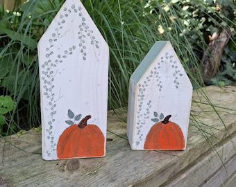 Dekohaus handbemalt aus Holz skandinavische Holzdeko Haus Holzhaus hygge Deko Häuschen dänische Häuser Holzdeko herbstliche Eingangsdeko