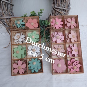 Holzblüten Streu 24 Stück Holzteilestreu Streudeko Tischdeko Blumen Holzblüten Mini Holzblüten Frühlings Deko Sommer Deko Marthas Hus Bild 3