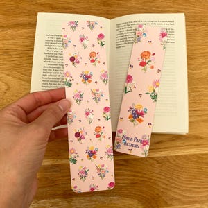 花柄のブックマーク、花束のパターン、読書好きへのギフト、植物の花のイラスト、読書好きへのギフト、パンジー、花束