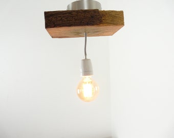 Deckenlampe aus historischen rustikalen Holz