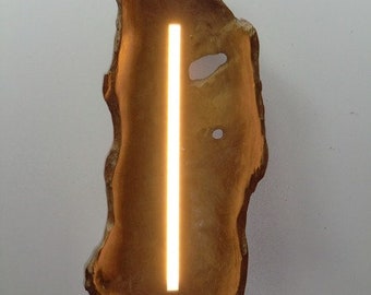 Teak wall lamp with high-performance LEDs warm white