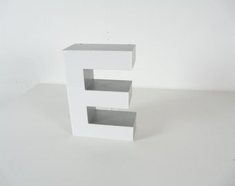 30 cm illuminated letter "E" with LED lighting supply cable + plug