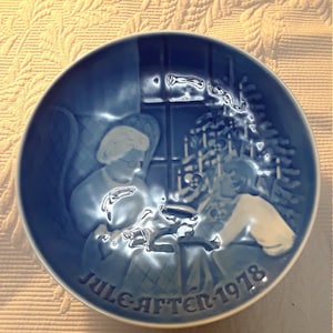 CHRISTMAS 1978 Plate Bing & Grondahl Jule After Holiday Grandma Reading Chill