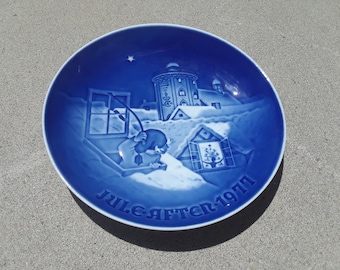 Bing & Grondahl Copenhagen Porcelain Plates Christmas JULE-AFTEN 1926-2004 B&G Bing & Grondahl Copenhagen Porcelain Plates Christmas JULE-AFTEN 1926-2004 B&G