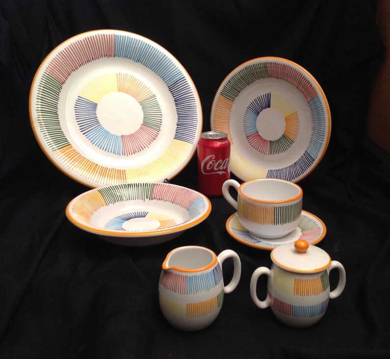 Piece Contemporary Pottery Set in Linear Color Blocks Italian Dertua Eight 8