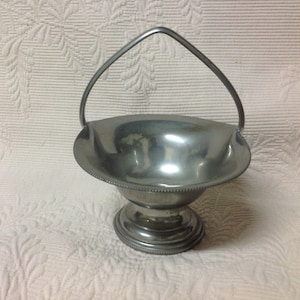 Elegant Pewter Basket &quot;Model 522&quot;