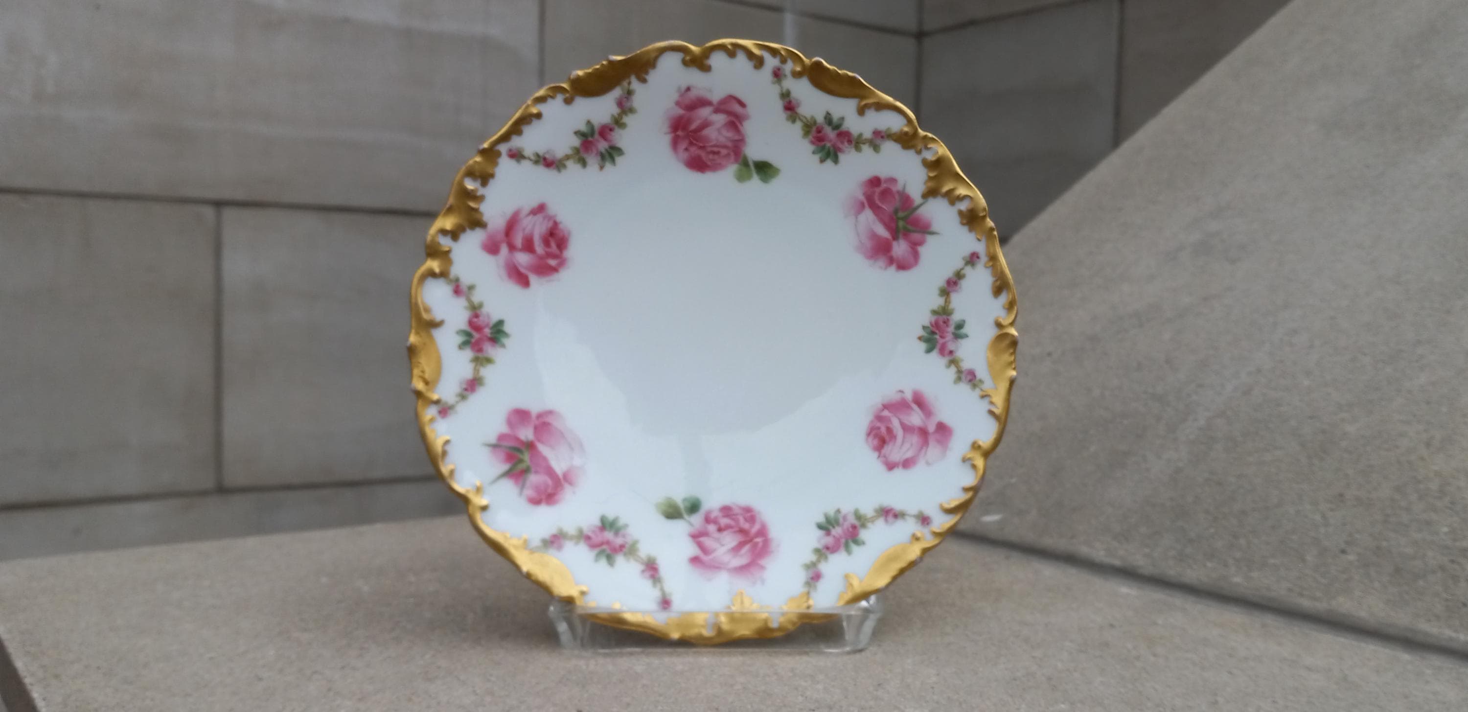 LIMOGES 手描き プレート Antique Limoges Plate – Hand Painted, Signed Koby, 1896 – Woodshed