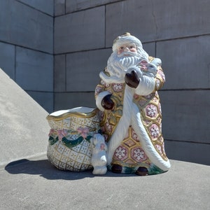 Fitz & Floyd &#39;Claus and Bunnies Winter Rose Christmas to Easter Figurine