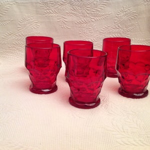 Pięć (5) + BONUS Vintage Solid Georgian Ruby Red 7 uncji 4,25" Tumblerów