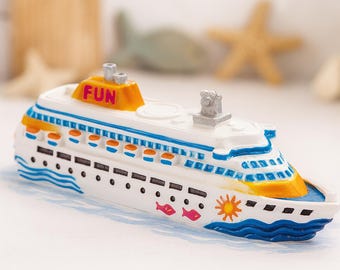 Miniature cruise ship | Maritime decoration ship | Mini decorative figure boat as gnome accessory | Doll&#39;s house model making