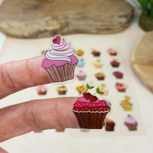 Muffin Aufkleber – 30 bunte Cupcake Sticker – Deko für Scrapbooking, Geburtstage & Geschenke – 17x15cm Bogen