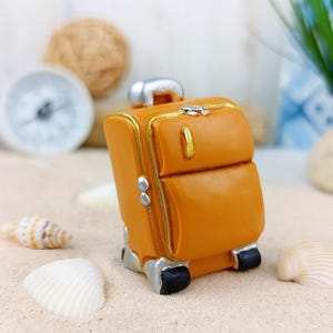 Miniatur Trolley | Maritime Dekoration Koffer | Mini Dekofigur Reisekoffer als Wichtel Zubehör | Puppenhaus Modellbau Reisetasche
