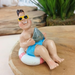 Miniature Bathing Man Figure in Swim Ring 6cm Polyresin – Dollhouse Beach Accessory, Fairy Door Decor, Diorama Figurine