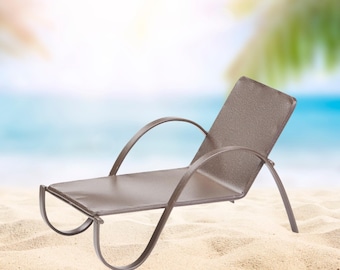 Odoria 1/12 Miniatur Strandstuhl & Flip Flops – Puppenhaus Zubehör, Holz, Plastik, Stoff – Liegestuhl 11,1 X 5 X 5,5 Cm 1/12 Puppenhaus Liegestuhl