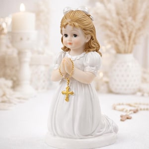 Confirmation figure communion | Confirmation decorative figure of a girl kneeling and praying