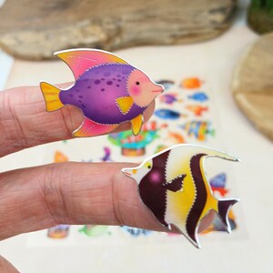 Fisch Aufkleber Set – ca. 45 Sticker – Meerestiere Deko – 17x15cm Bogen – Aquarium Ozean Bastelsticker Kinder Scrapbooking