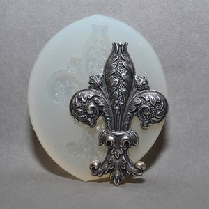 FLEUR DE LIS silicone mold sugacraft food use grade fondant icing resin fimo polymer clay wax plaster brass chocolate mould