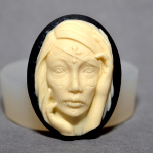 LADY SILICONE MOLD cameo sugarcraft resin fimo polymer clay mould soap fimo wax plaster icing chocolate food use mould goth zombie death