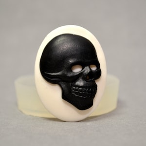 SKULL SILICONE MOLD Flexible Mould For Resin Polymer Clay Chocolate Food Safe grade icing wax plaster goth halloween 1-1/2x1-1/4, 40x30mm