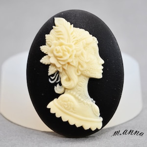 SKULL SILICONE MOLD lady  Cameo Flexible  Mould For Resin Polymer Clay Chocolate Food Safe  silicone icing wax plaster goth 40x30 cameo