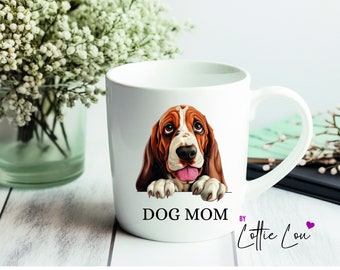 Taza personalizada Dog Mom con perro de raza Basset Hound también con el nombre deseado