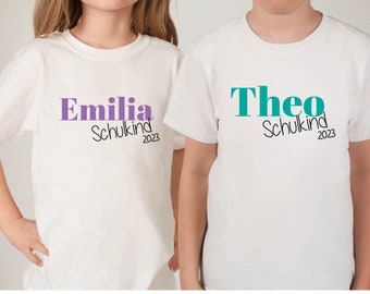 T-shirt schoolkind 2023 met naam en jaartal voor schoolinschrijving cadeau