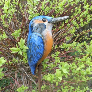 Gartenkeramik frostfester EISVOGEL in leuchtendem Blau Bild 1