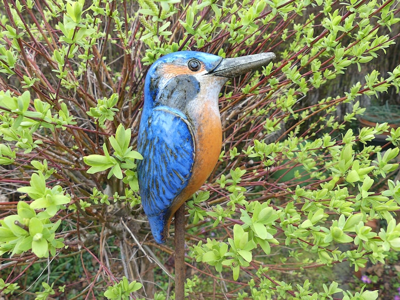 Gartenkeramik frostfester EISVOGEL in leuchtendem Blau Bild 1