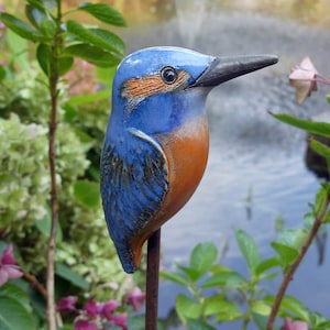 Gartenkeramik frostfester EISVOGEL in leuchtendem Blau