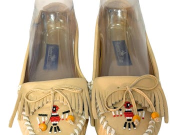 Hunter's Run Sz 8 Beaded Moccasins Classic Kiltie Fringe Beige Boho Cowgirl Vtg