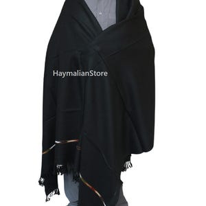 Afghan Wool Patu Shawl: Traditional Winter Blanket