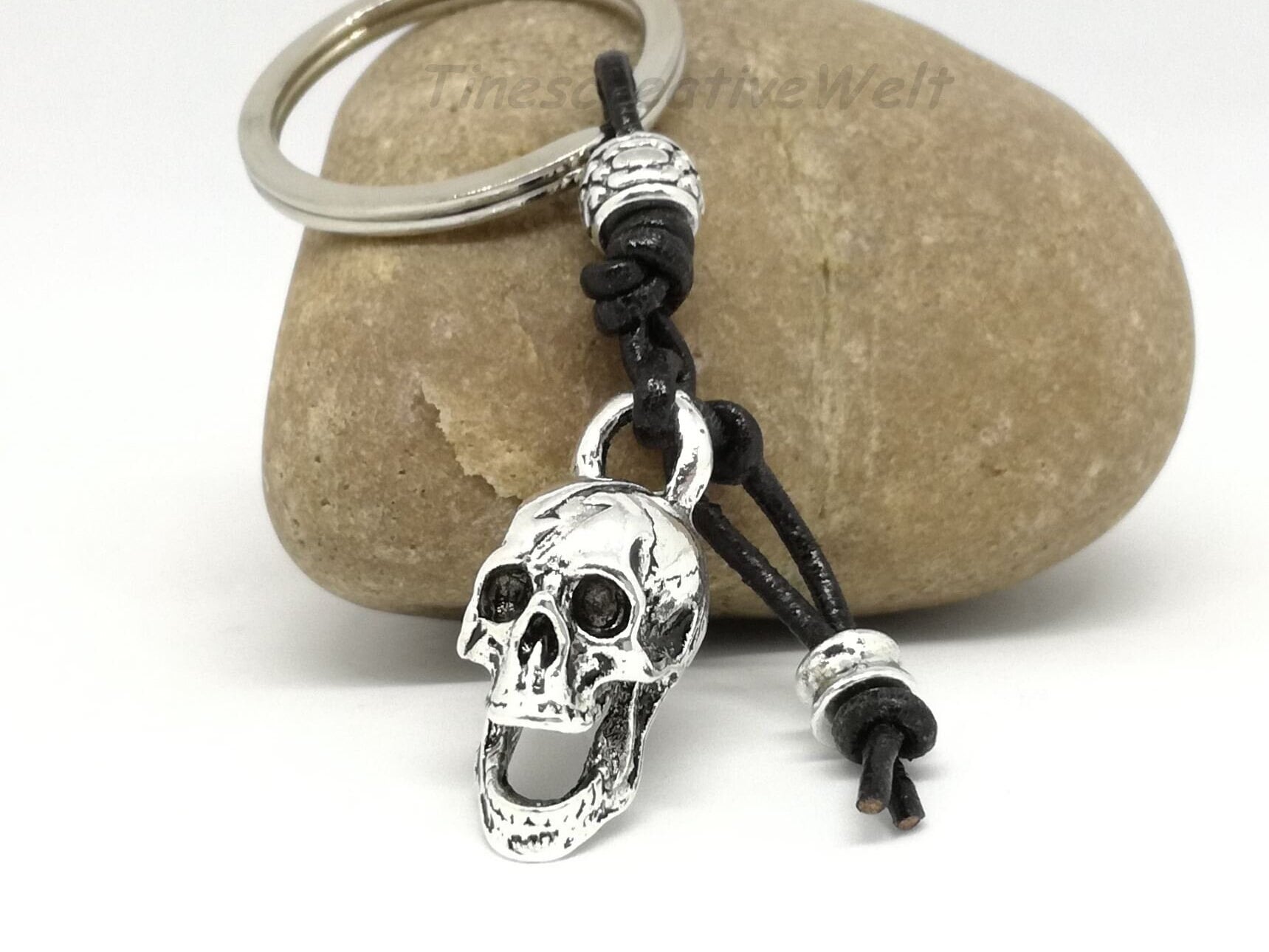 Totenkopf Schlüsselanhänger, Totenkopf Leder Schlüsselanhänger, Totenkopf  Schlüsselanhänger, Schwerer Metall Totenkopf, Personalisiertes  Schlüsselband - .de