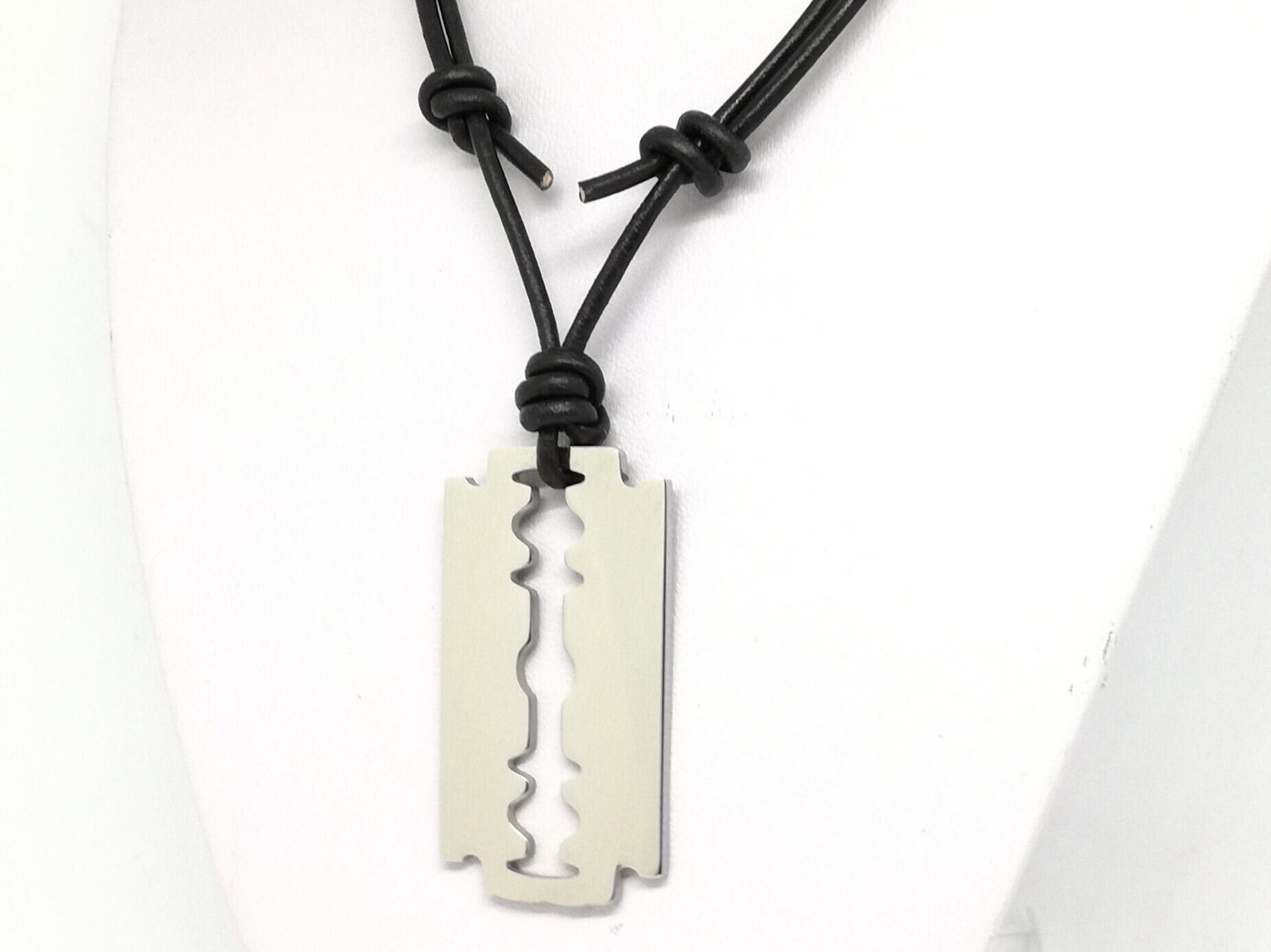 10pcs/ Razor Blade Charm pendant , Gothic, silver color, Emo