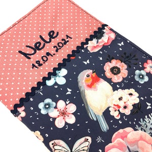 U-booklet cover birdie / robin & flowers customizable with name and date blue / old pink vaccination certificate compartment examination booklet image 2