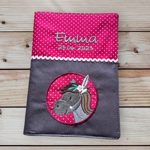 U-Heft-Hülle - Button Boho Pferd --- personalisiert mit Namen und Datum - grau / beere - Impfpassfach - U-Heft - Untersuchungsheft